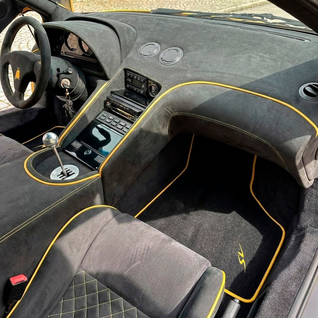 Customizable Black Floor Mats for Lamborghini Diablo (1990-2001) with Carbon Fiber - AutoWin