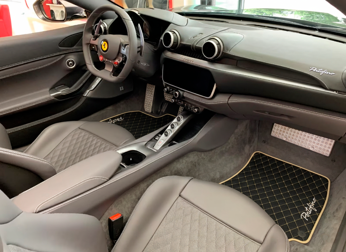 Black Floor Mats for Ferrari Portofino (2018-2023) Italian Edition with Red Trim - AutoWin