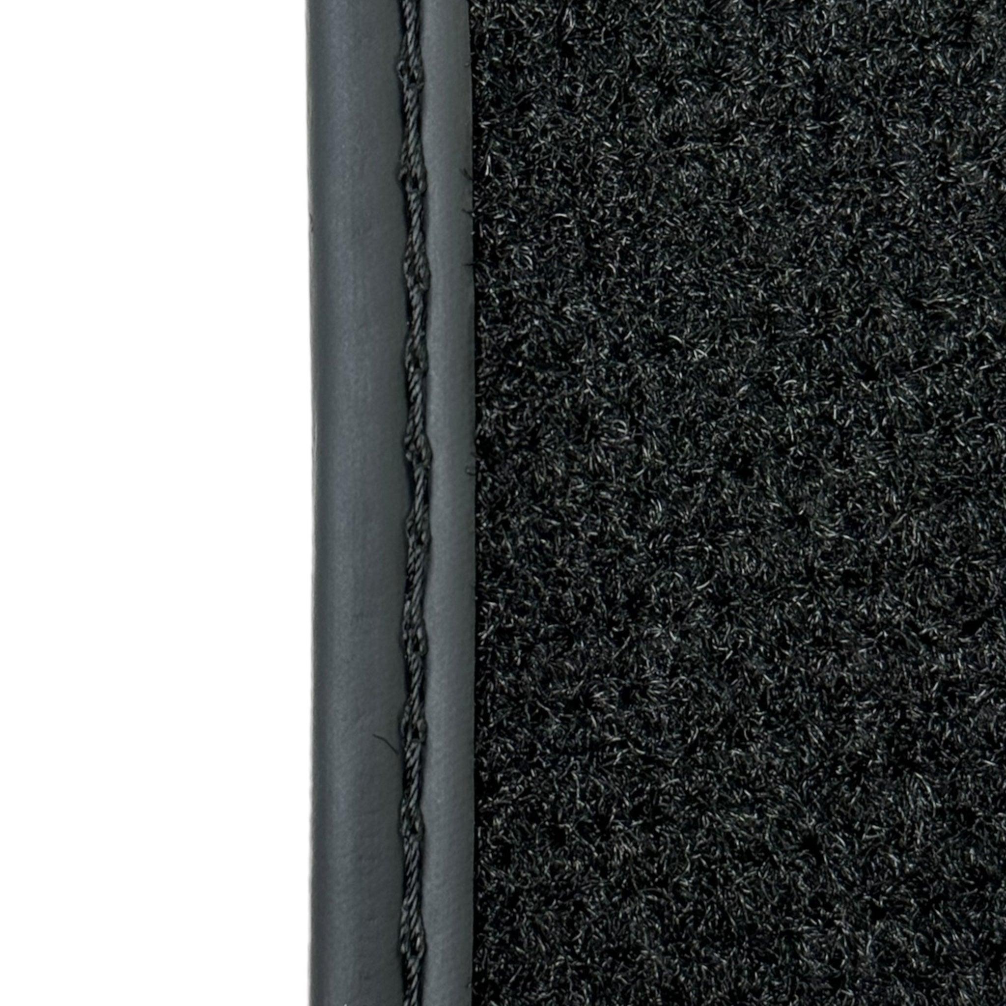 Black Floor Mats for Aston Martin V8 Vantage (2005–2023) - AutoWin