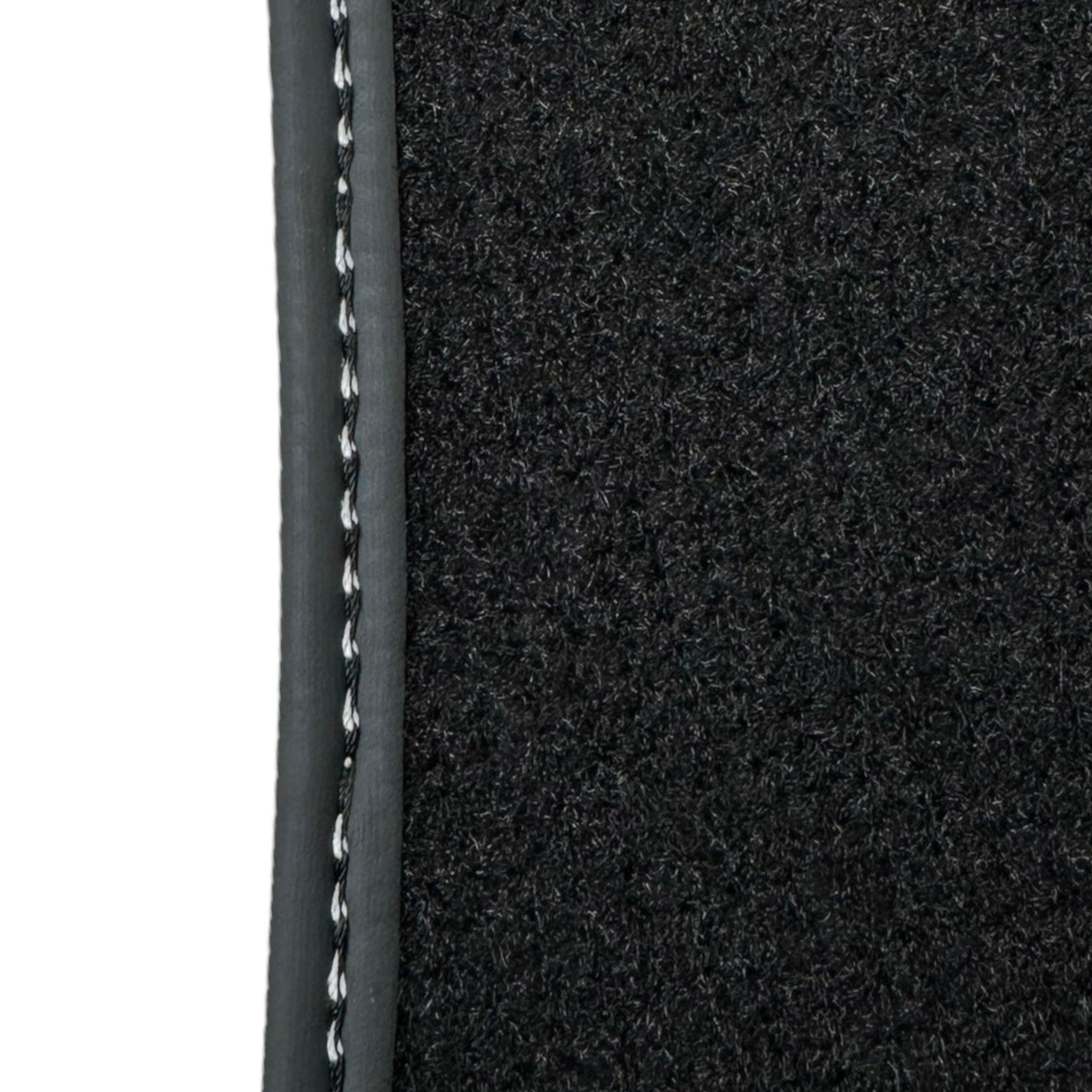 Black Floor Mats for Aston Martin V8 Vantage (2005–2023) with Leather - AutoWin