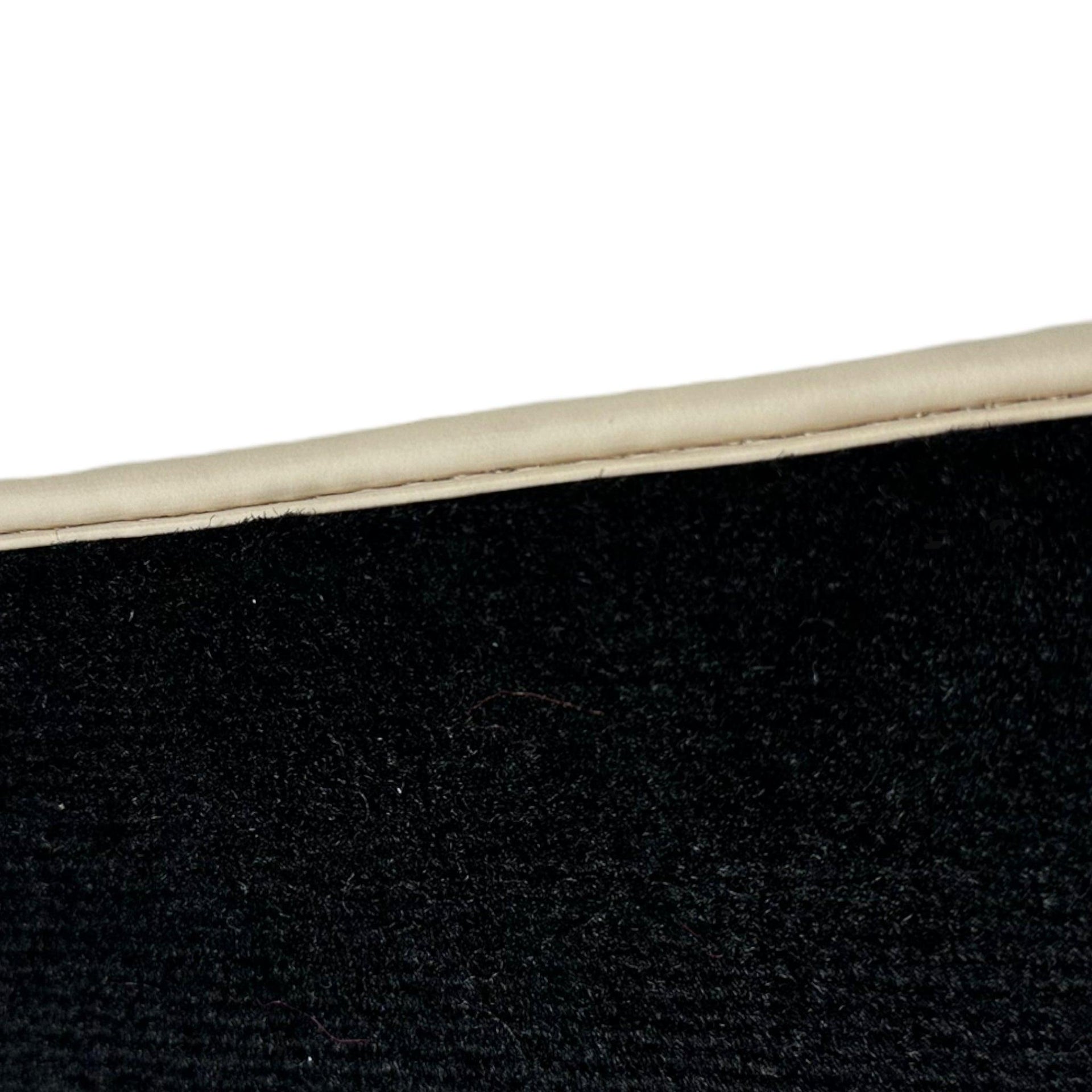 Floor Mats For Chevrolet Equinox (2005-2008) ER56 Design - AutoWin