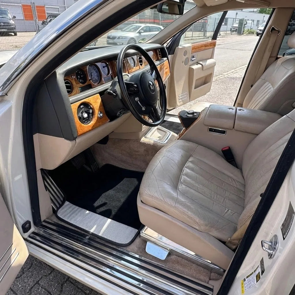 Interior look of floor mats for Rolls Royce Phantom Drophead Coupe 2007-2016