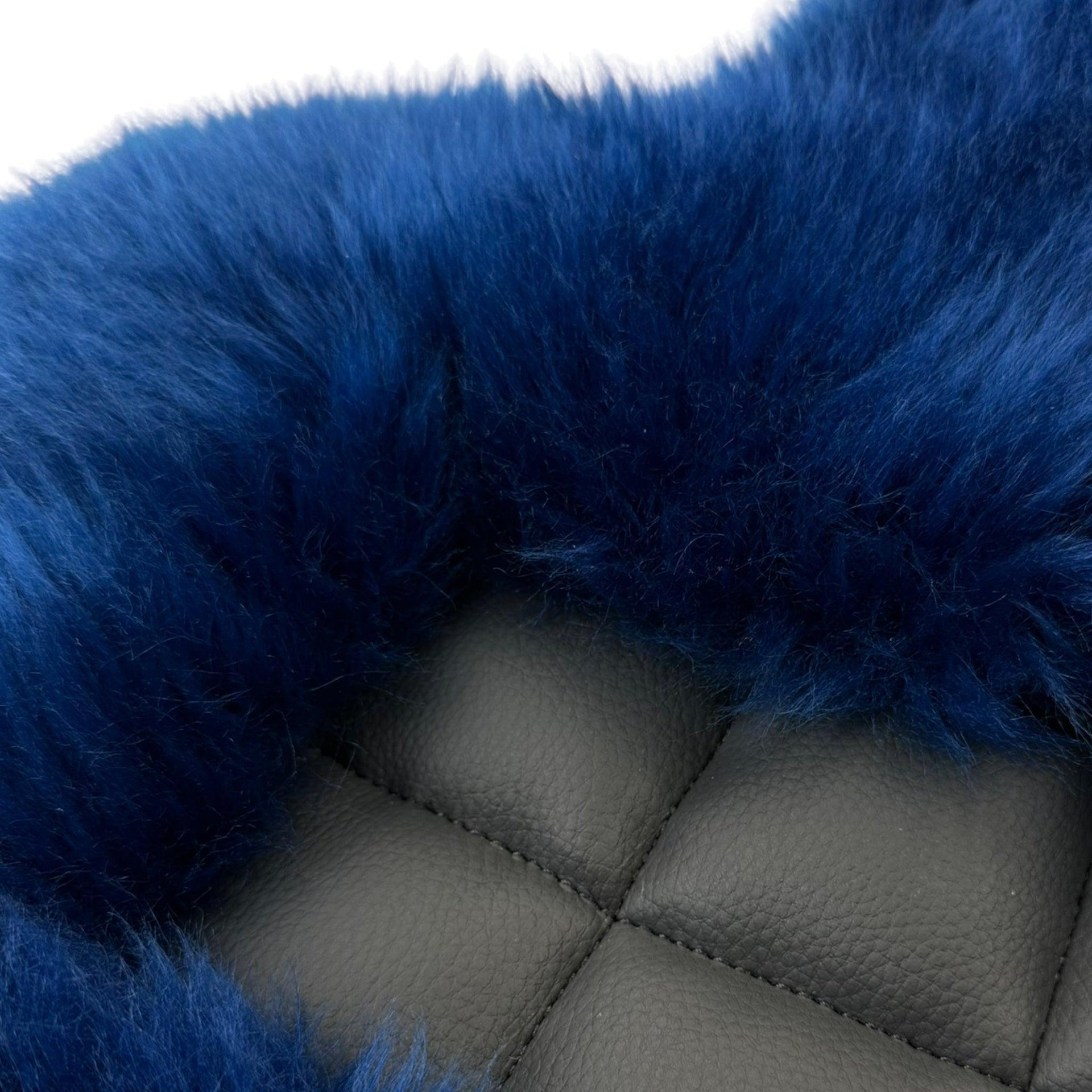Navy Blue Sheepskin Floor Mats for Rolls Royce Shadow (1965-1977) | ER56 Design - AutoWin