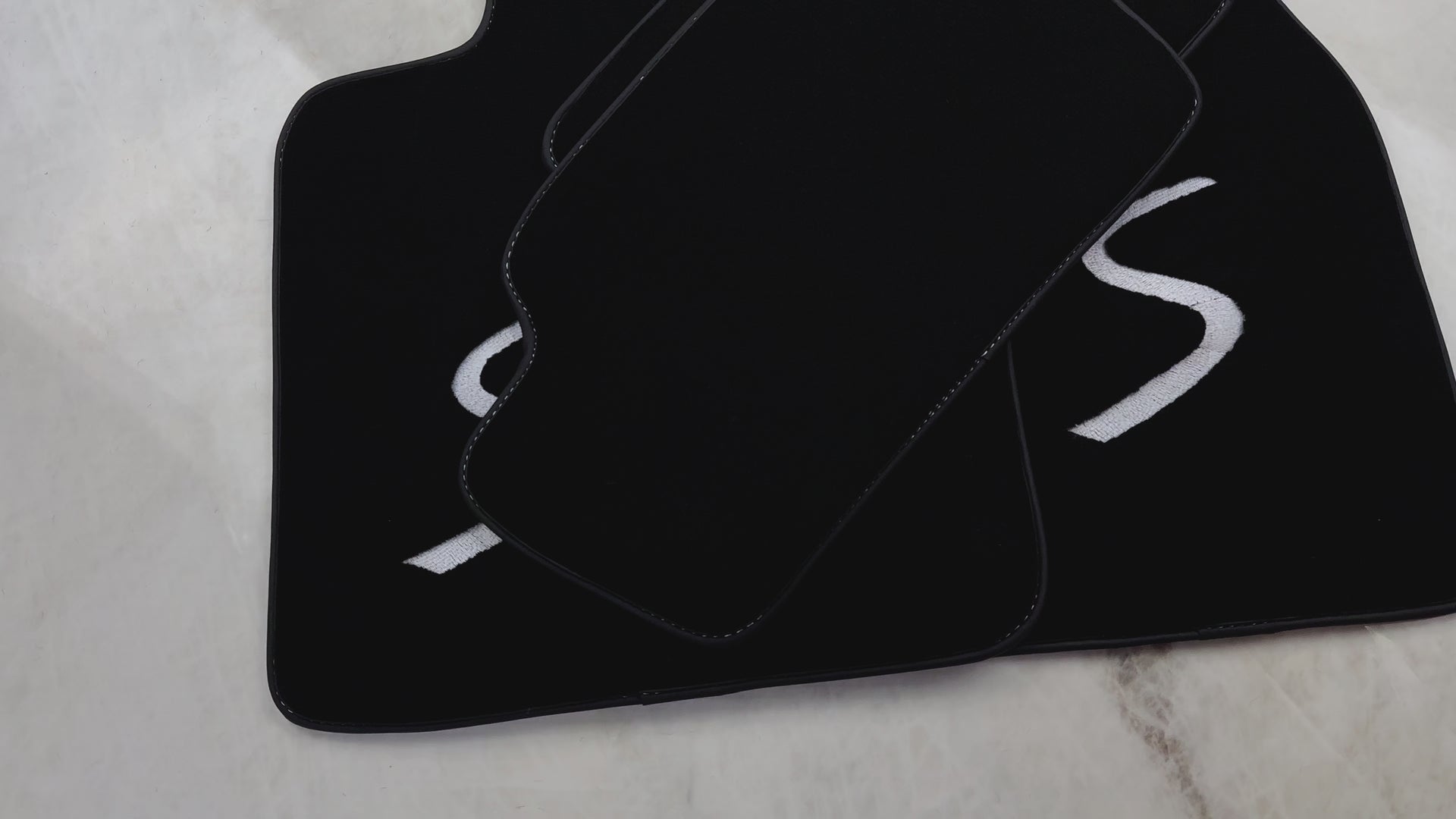 Black Floor Mats for Mini Countryman R60 (2010-2017) - AutoWin