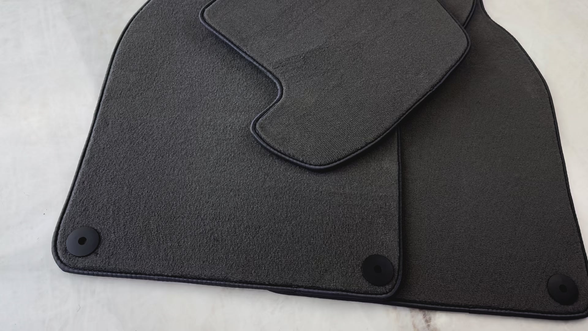 Gray Floor Mats for Porsche Cayenne (2010-2018) - AutoWin