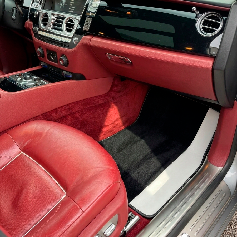 Black Floor Mats for Rolls Royce Ghost Series I (2010–2020) with White Leather