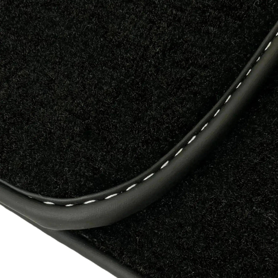 Black Floor Mats for Toyota Verso (2013-2023) - AutoWin
