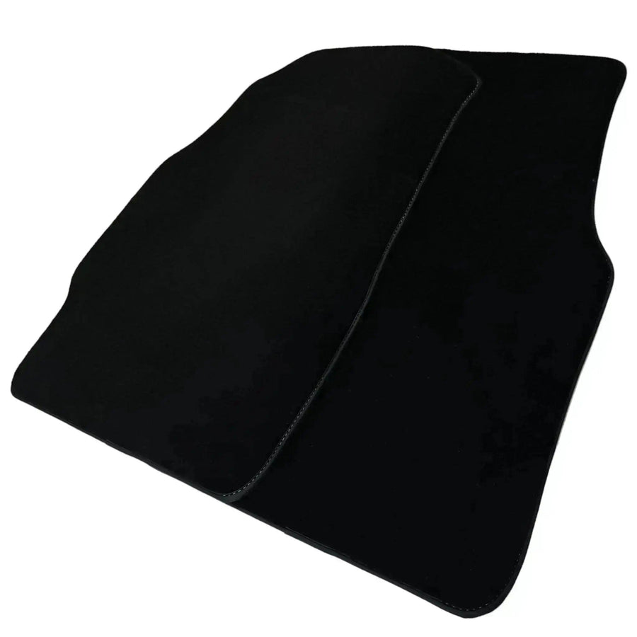 Black Floor Mats for Toyota Yaris 3 (2017-2020) - AutoWin