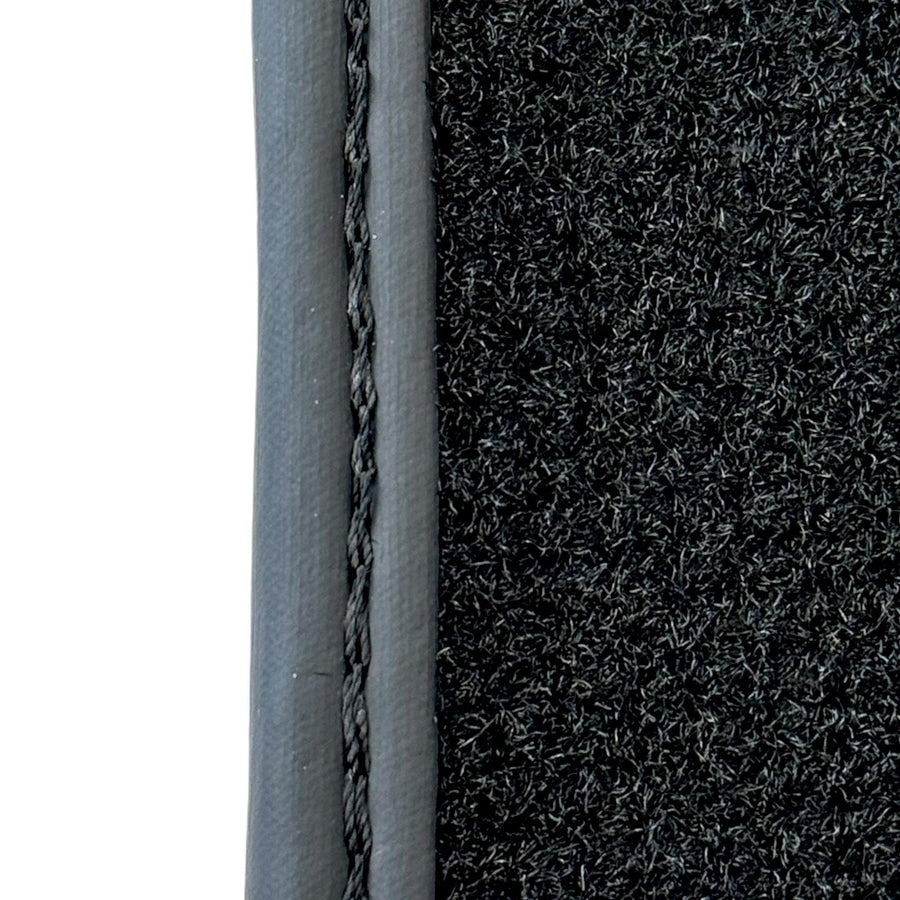 Black Floor Mats for Lexus IS 300 (2001-2003) ER56 - AutoWin
