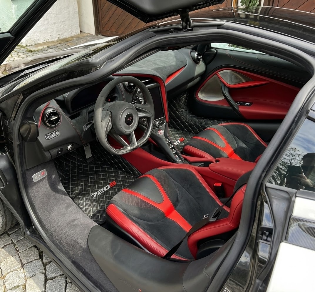 Floor Mats For McLaren 720S Black Tailored Carpets With Carbon - AutoWin