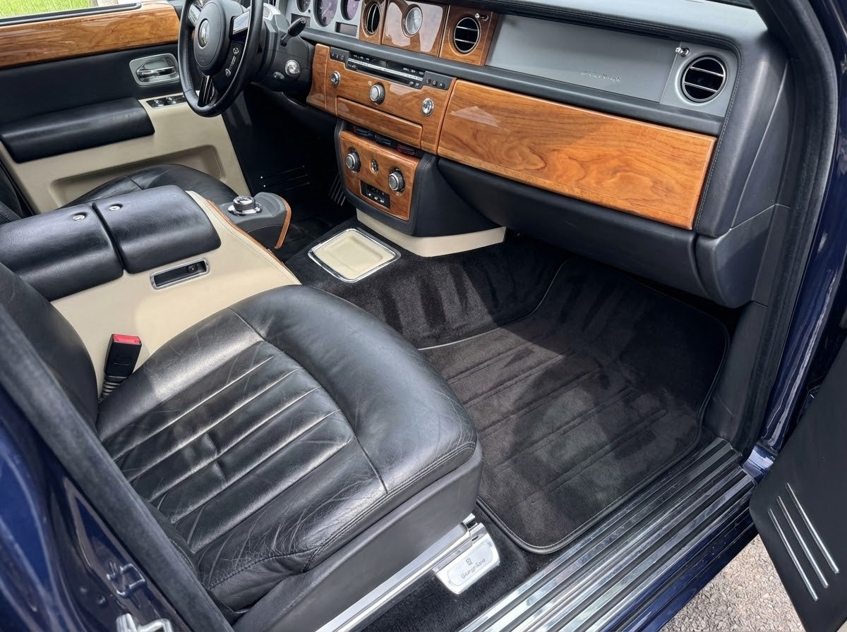 Customizable Leather Floor Mats with Divario Pattern for Rolls Royce Phantom VIII (2017-2024) - AutoWin