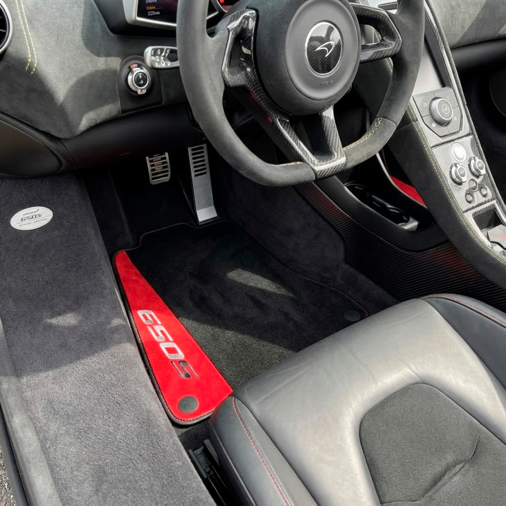 Black Floor Mats For McLaren 650S Black Tailored With Red Alcantara Leather