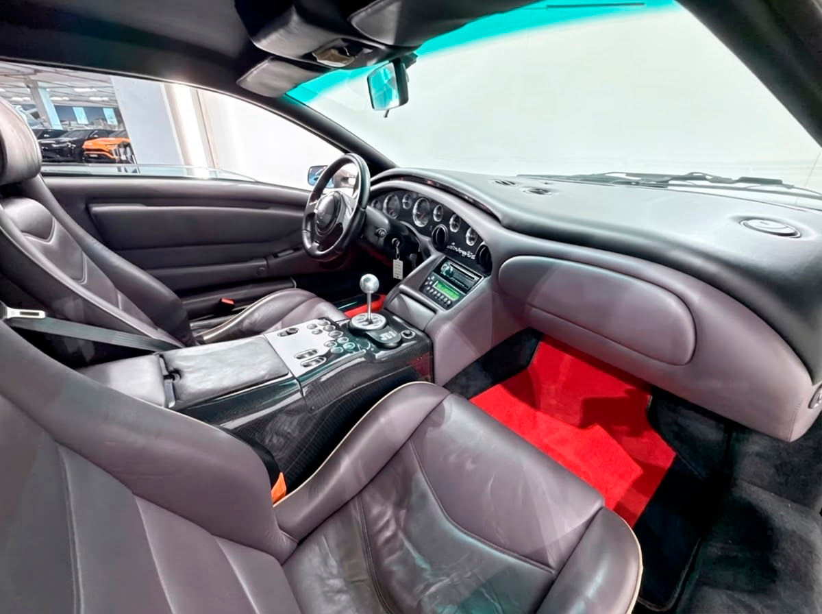 Interior look of floor mats for Lamborghini Diablo 1990-2001 With Alcantara Leather