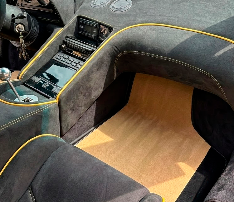 Customizable Beige Floor Mats for Lamborghini Diablo 1990-2001 With Alcantara Leather