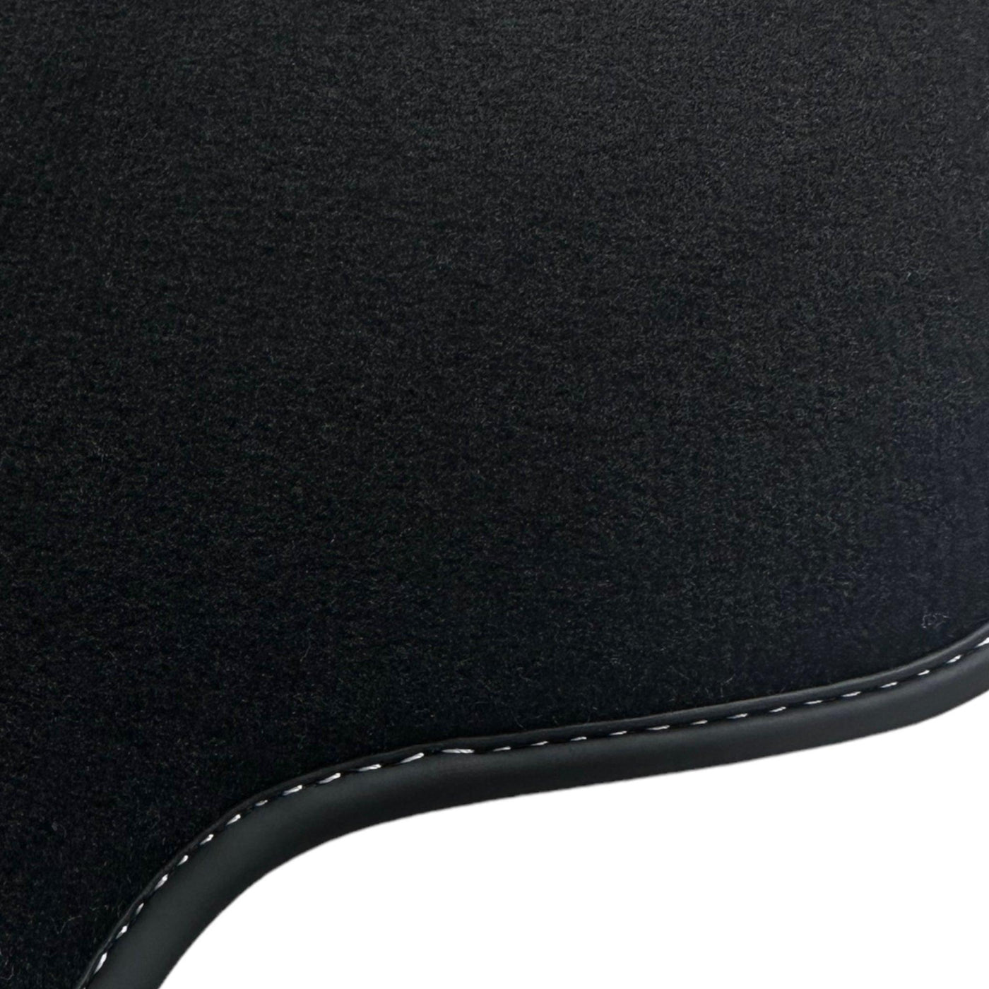 Black Floor Mats For Honda CR-V (1997-2001) - AutoWin