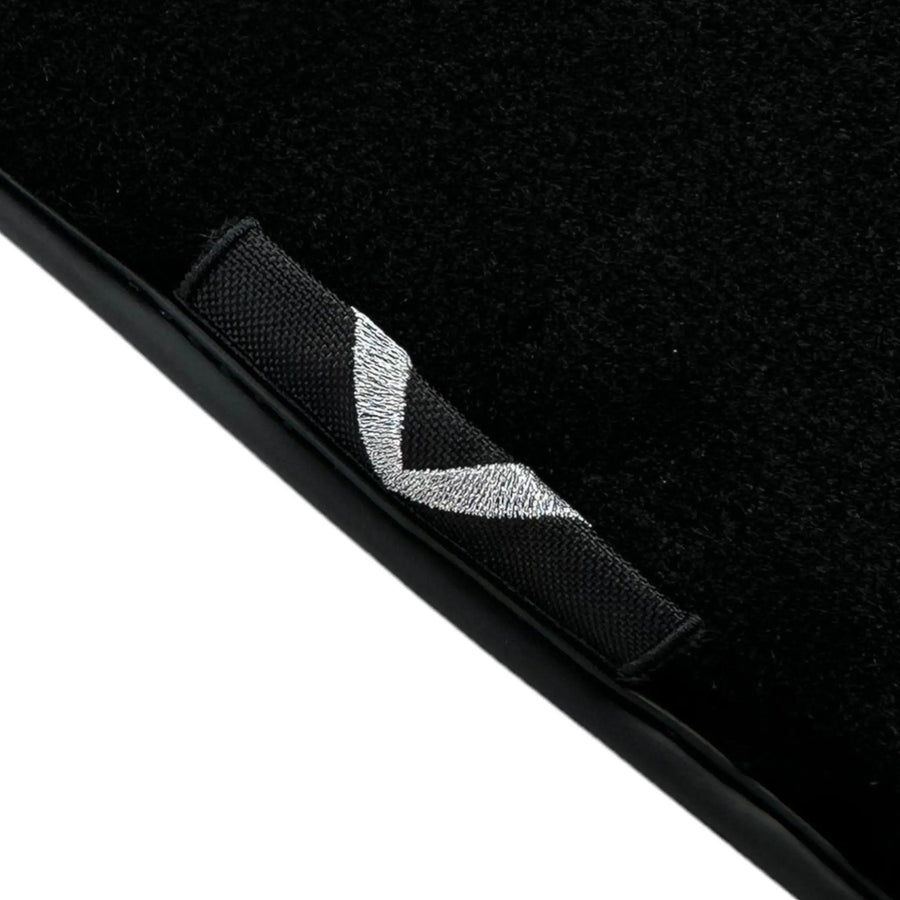 Black Floor Mats for Infiniti QX70 (2013-2020) - AutoWin
