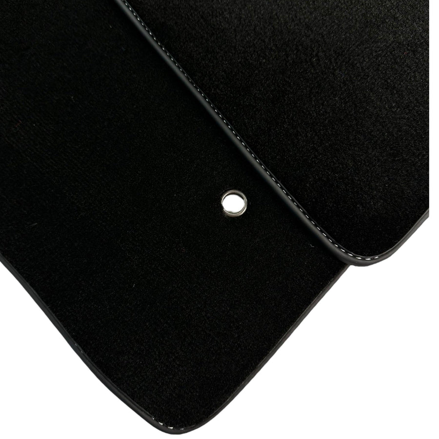 Black Floor Mats For Toyota Corolla Verso (2004-2009) - AutoWin