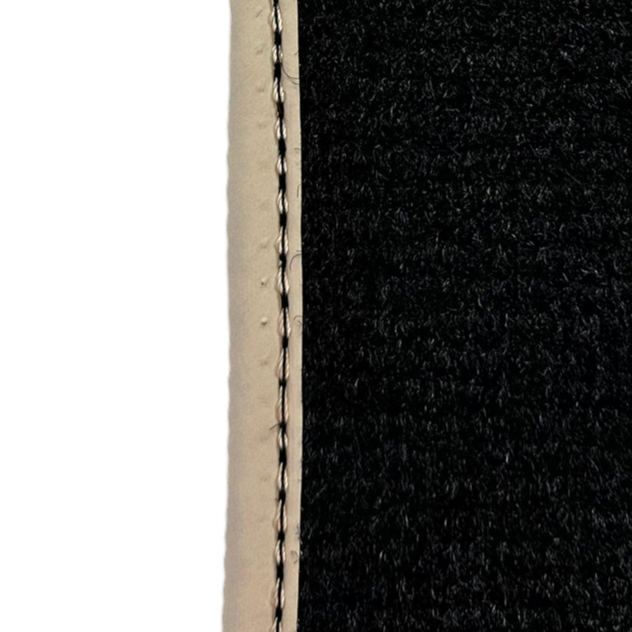 Black Floor Mats For Toyota Hilux (1998-2005) ER56 Design - AutoWin