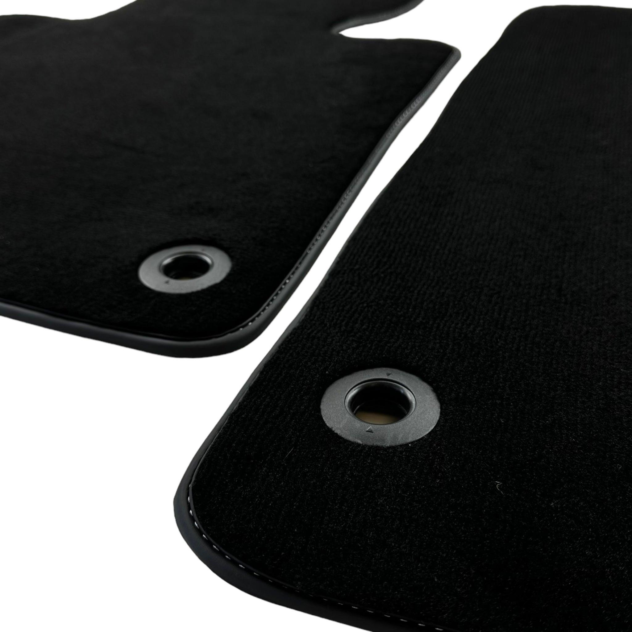 Black Floor Mats For Toyota Land Cruiser 200 (2008-2012) - AutoWin