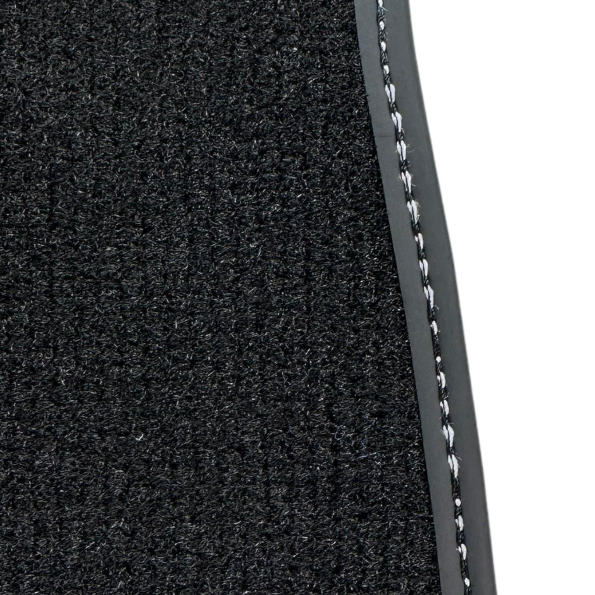 Black Floor Mats For Toyota RAV-4 (2003-2005) - AutoWin