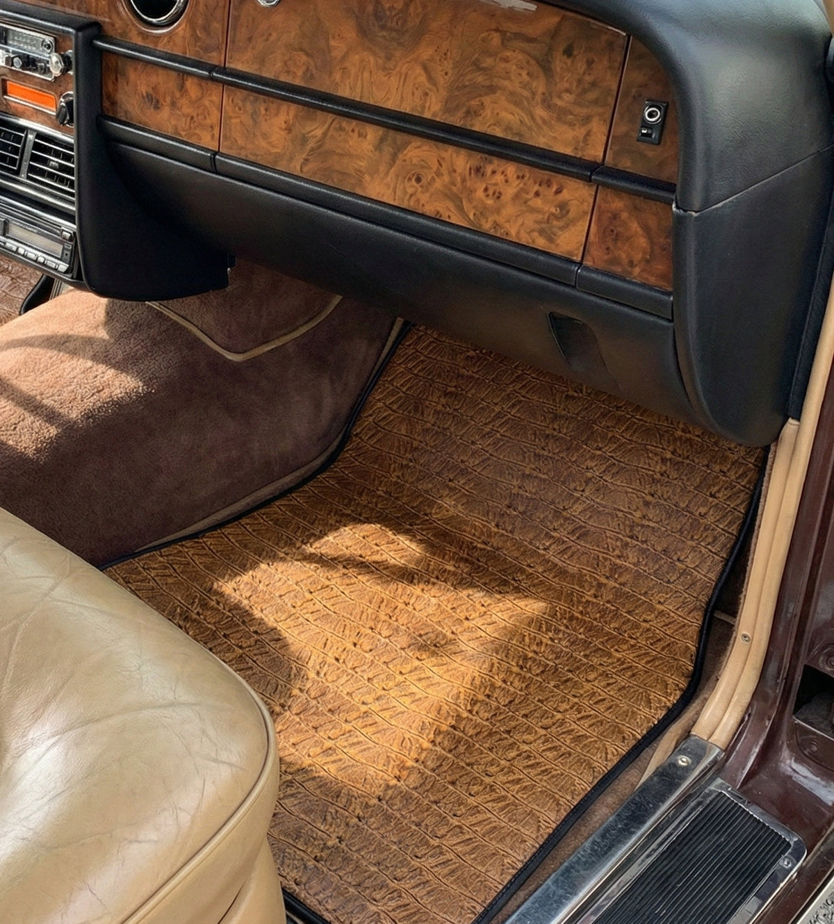 Interior look of floor mats for Rolls-Royce Shadow (1965-1977)