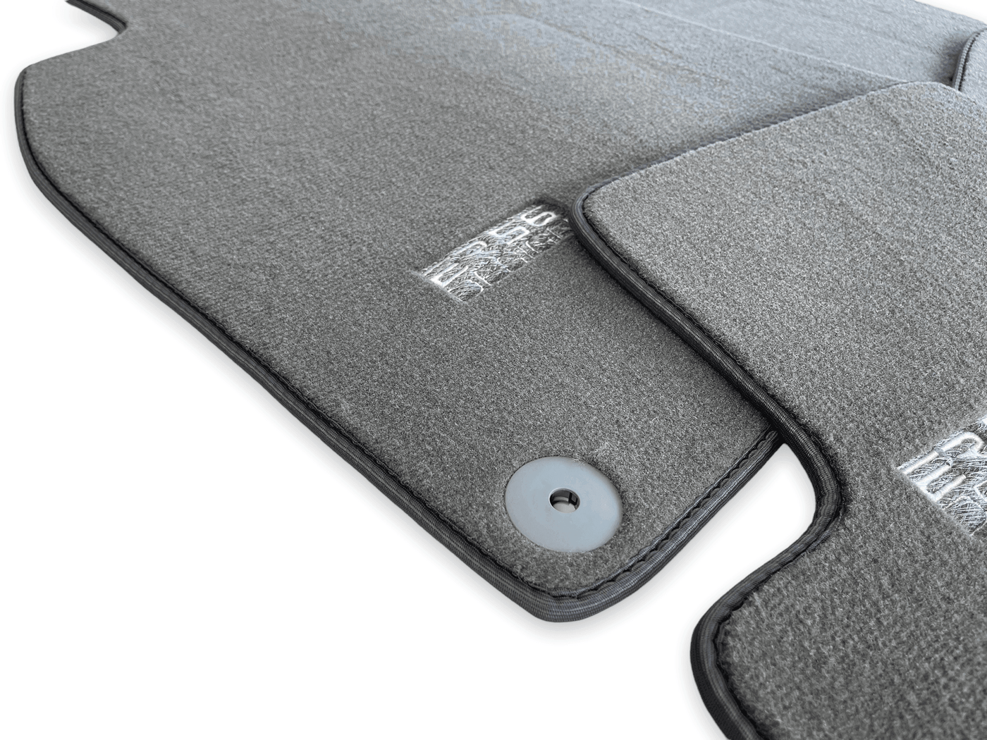 Gray Floor Mats for Porsche Cayenne (2018-2023) | ER56 Design - AutoWin