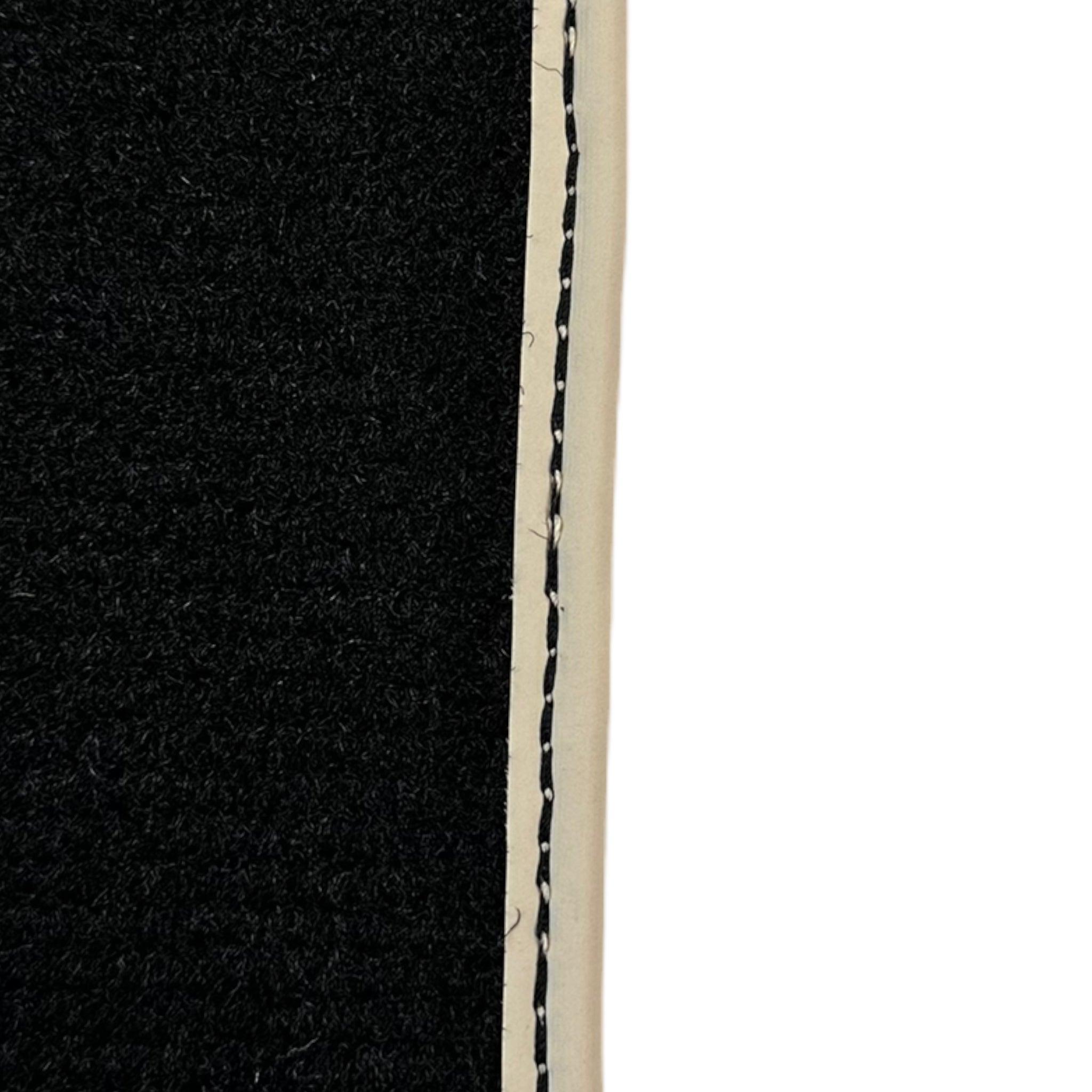 Black Floor Mats For Toyota RAV4 (2000-2003) - AutoWin