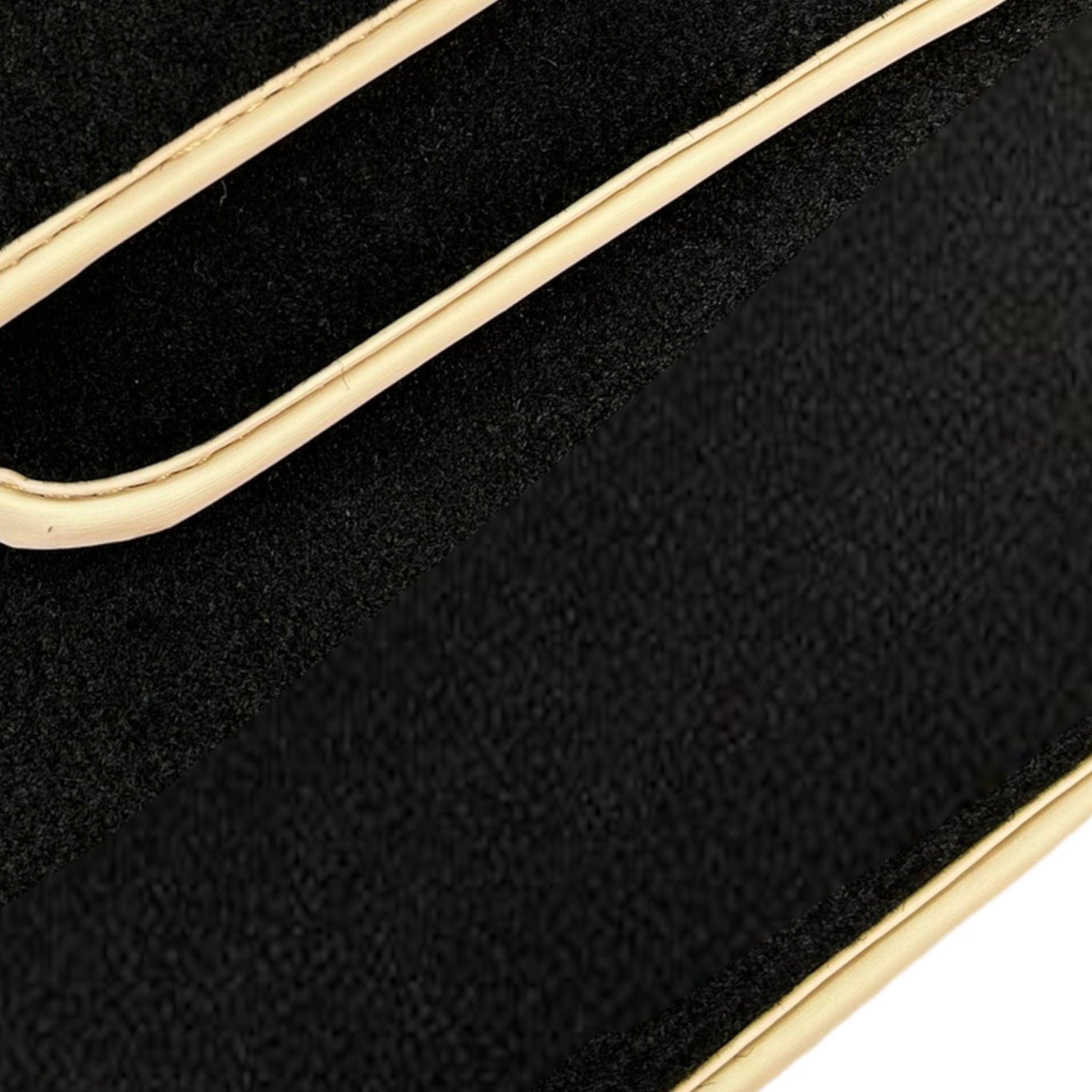 Black Floor Mats For Toyota Corolla Verso (2004-2009) - AutoWin