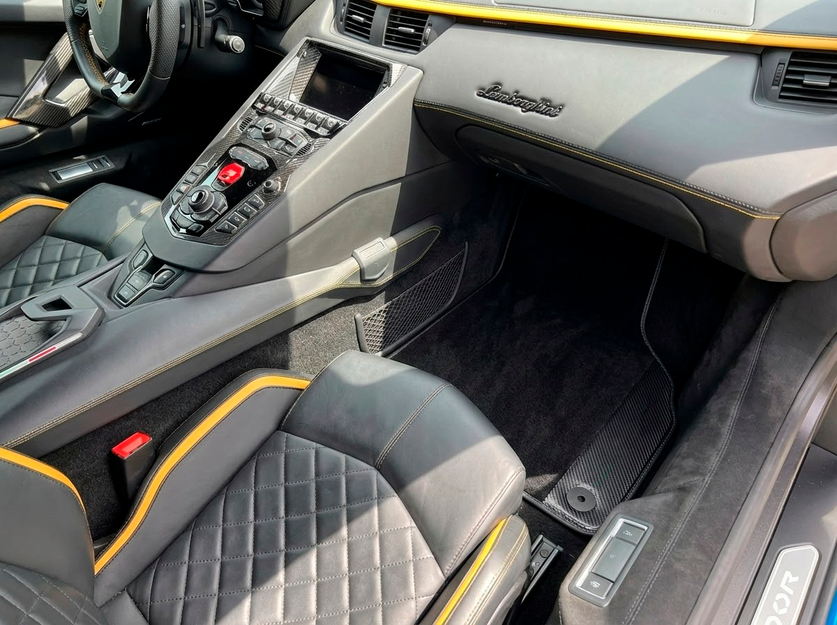 Interior look of floor mats for Lamborghini Aventador With Carbon Fiber Leather
