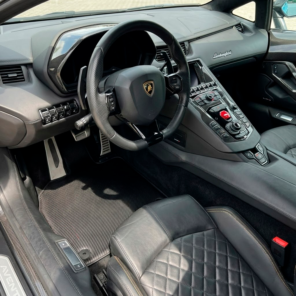 Customizable Carbon Fiber Floor Mats for Lamborghini Aventador