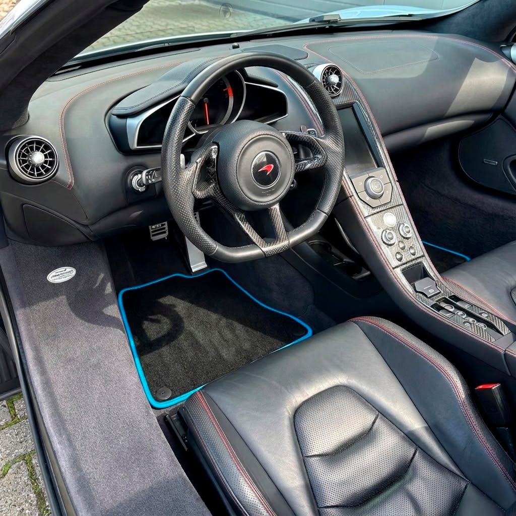 Interior look of floor mats for McLaren MP4-12C (2011–2014)