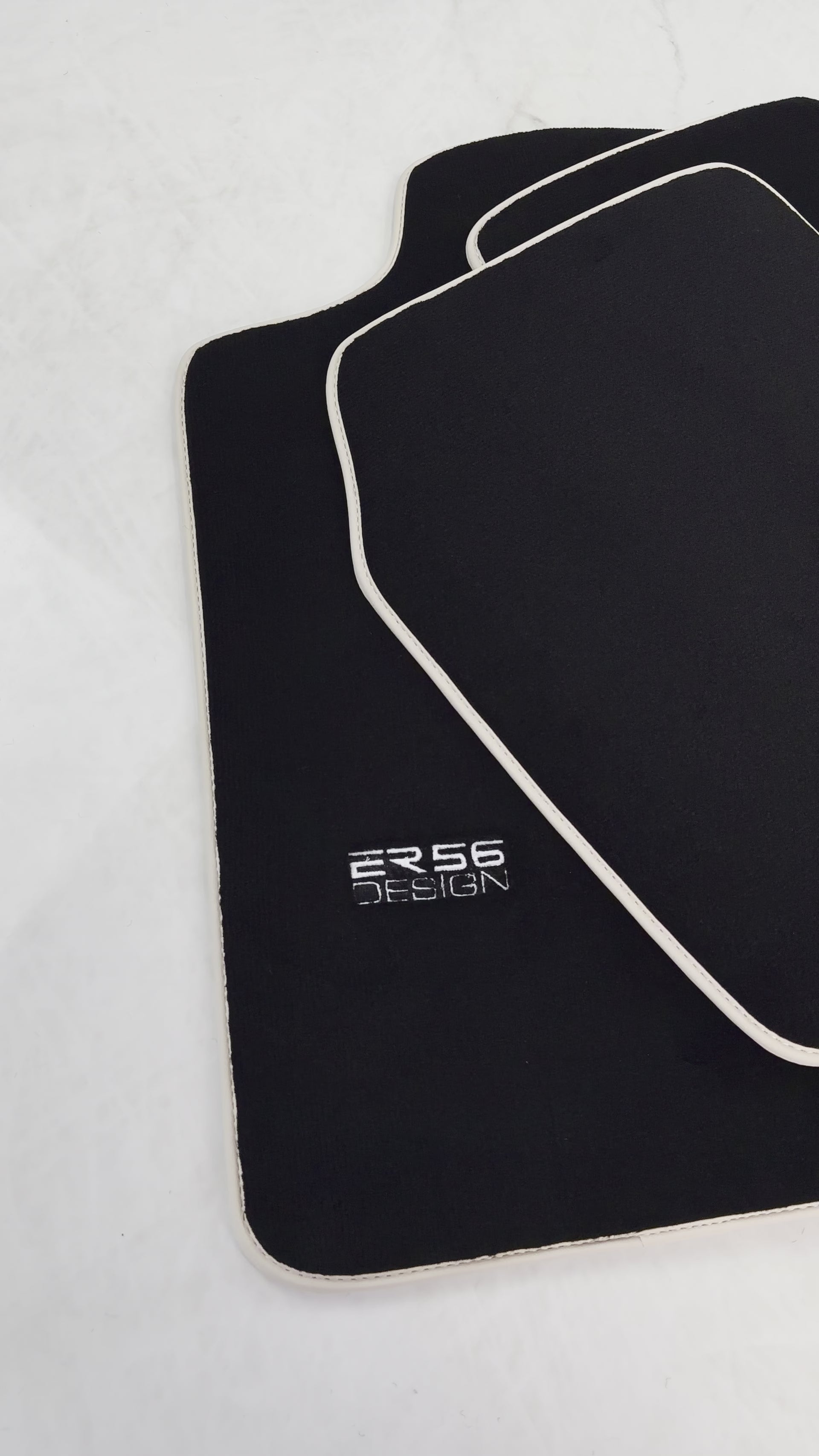 Black Floor Mats For Toyota Hilux (1998-2005) ER56 Design - ER56 Design