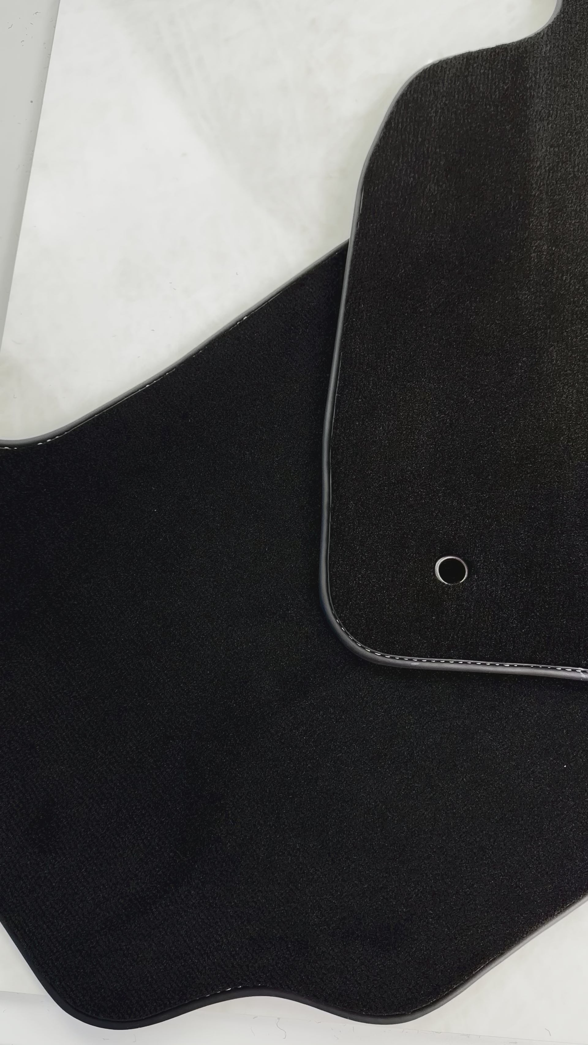 Floor Mats for Toyota Land Cruiser 100 (1998-2007) - AutoWin