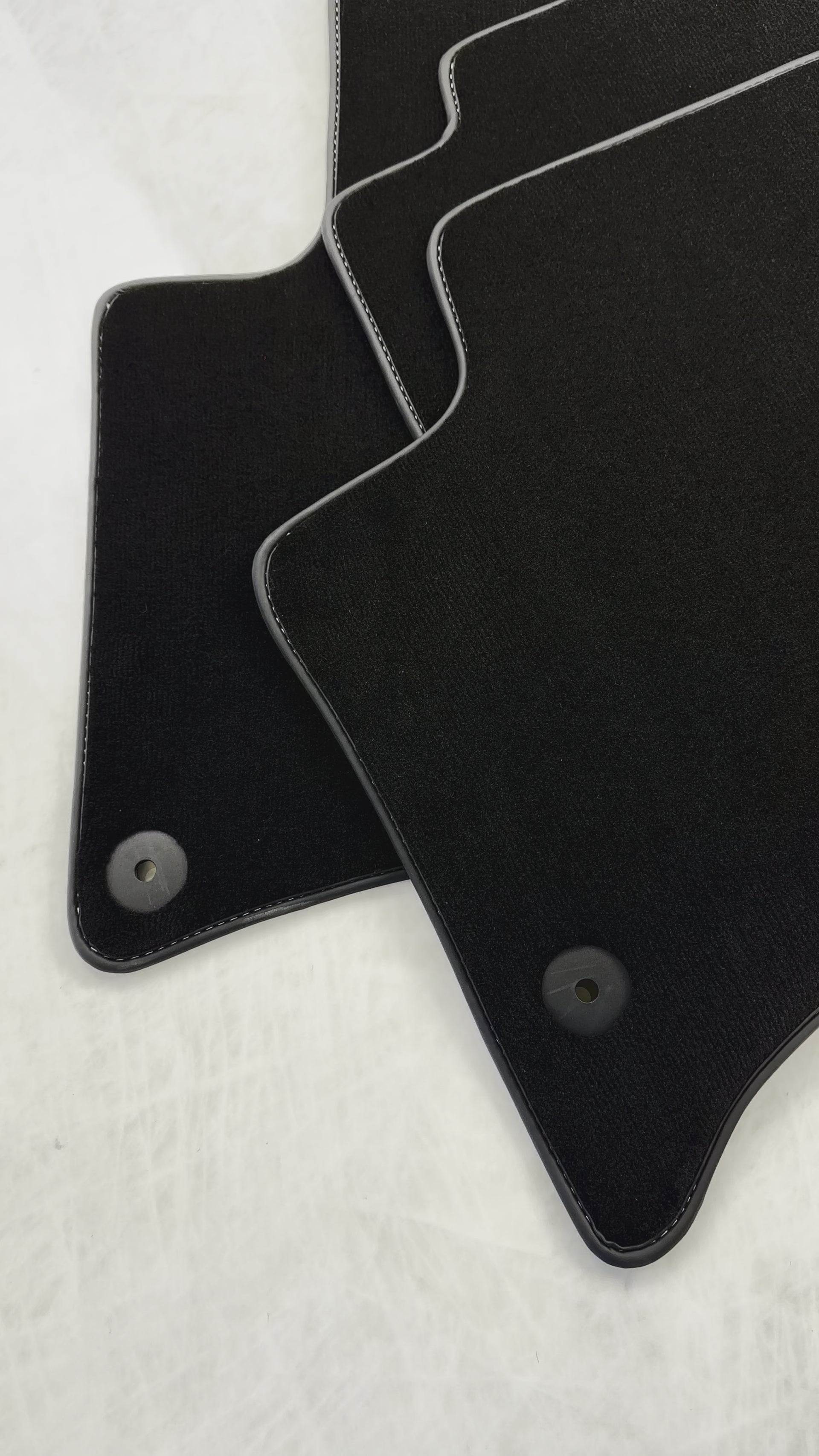 Black Floor Mats for Porsche Cayenne (2010-2018) - AutoWin