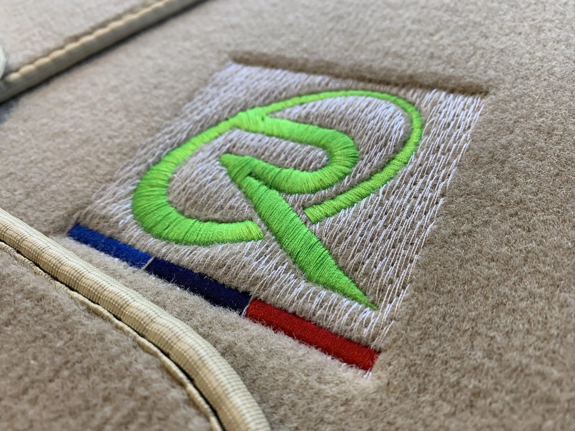 Beige Floor Mats For BMW 7 Series E66 ROVBUT Brand Tailored Set Perfect Fit Green SNIP Collection - AutoWin