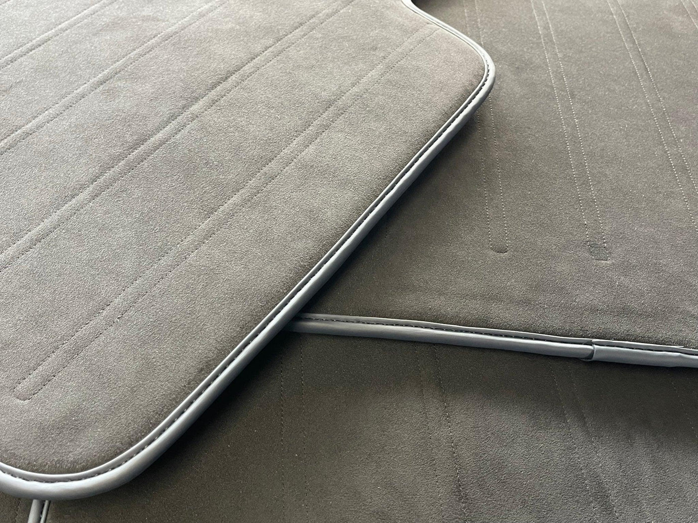 Alcantara Floor Mats For Rolls Royce Black Badge Phantom VIII (2017-2024) - AutoWin